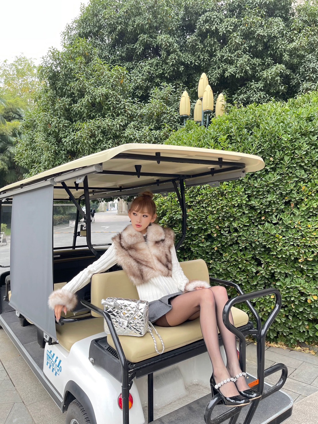 เสื้อไหมพรมตกแต่งขนเฟอร์ ดีเทลมีซิปรูดด้านหน้า งานสไตล์เกาหลี