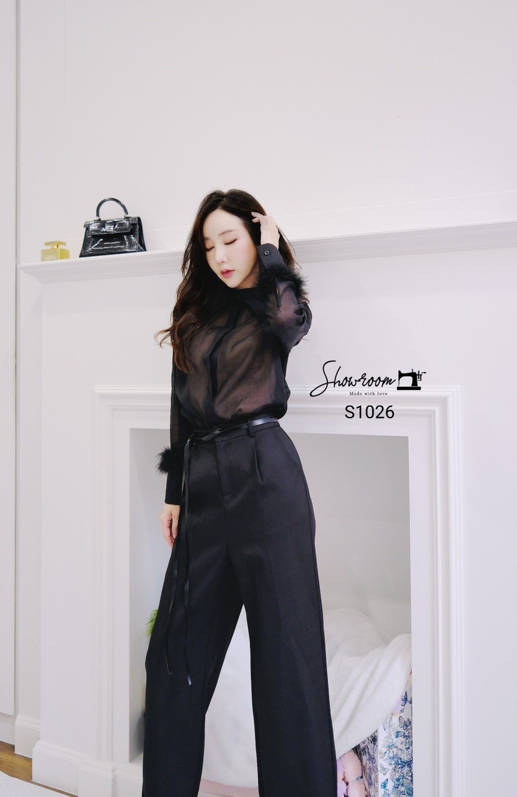 S1026 𝙁𝙚𝙖𝙩𝙝𝙚𝙧 𝙗𝙡𝙖𝙘𝙠 𝙨𝙚𝙩 เต็ม 10 ไม่หัก ไม่ทำให้ผิดหวังค่ะ เรียบๆหรูๆ ดูแพง กับชุดเซ็ทผ้าดีมาก บุซับ อัดกาว เสื้อ+กก+เชือกหนัง ทรงสวย ตั