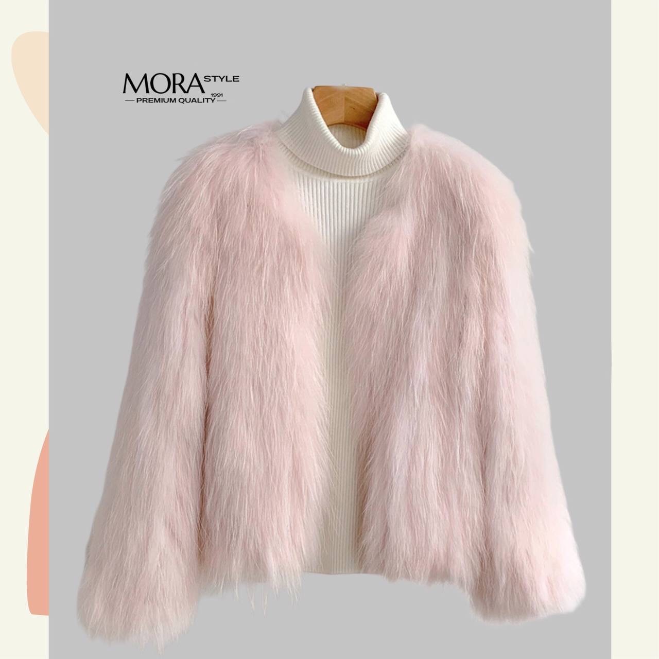 เสื้อคลุมแขนยาวแต่งขนทั้งตัว งานสวยแพง เหมาะกับแฟชั่นหนาวนี้สุดๆ ดีไซน์ออกมาเก๋ งานคือน่ารักมากค่ะ สาวๆต้องมีติดตู้นะคะ