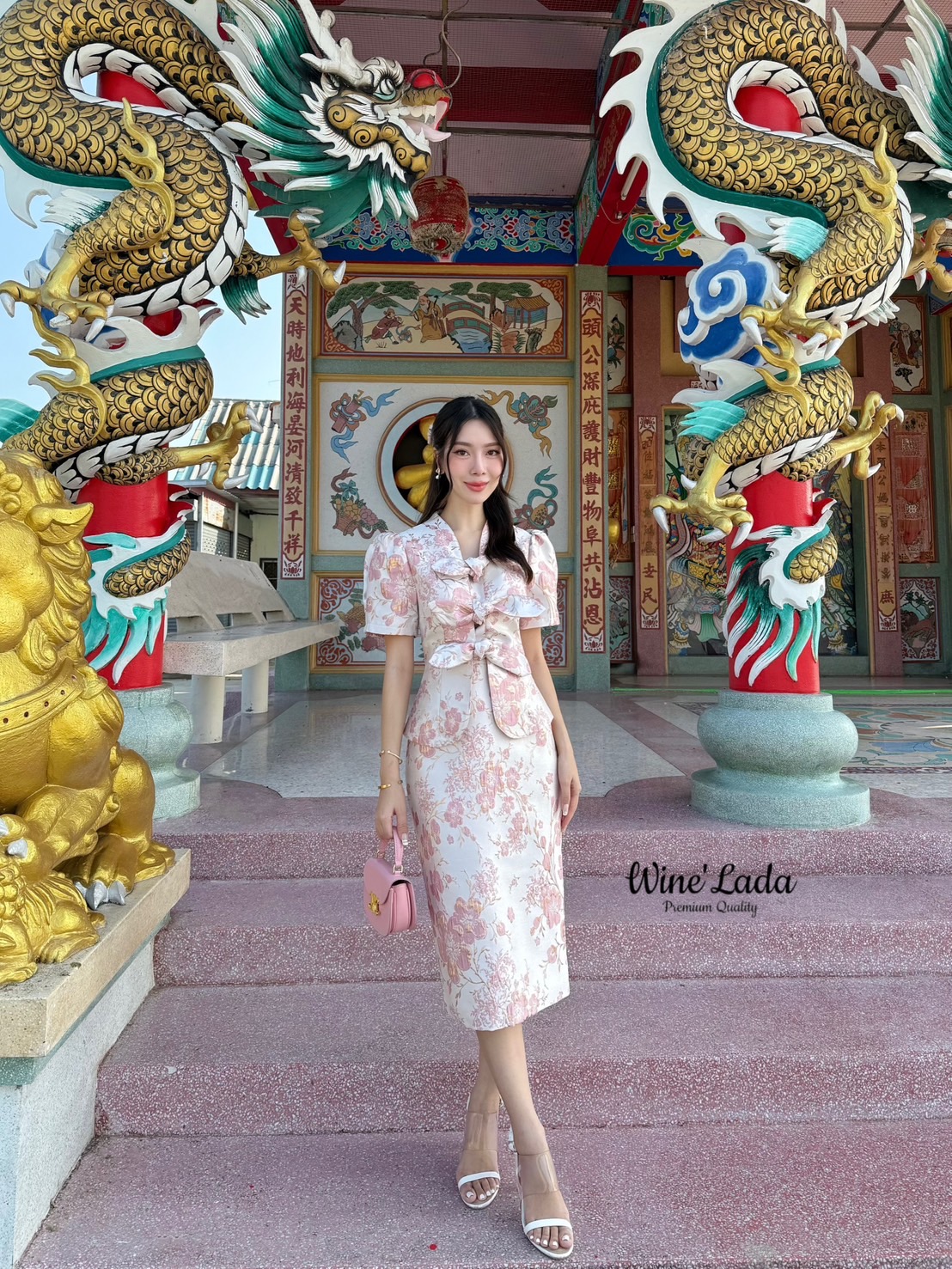Set 2 Pcs. เซ็ทเสื้อแขนสั้น ดีเทลสามารถผูกโบว์ด้านหน้าได้ มาพร้อมกระโปรงทรงสอบเนื้อผ้าเข้าเซ็ท เซ็ทนี้โคตรคุ้มค่ะ ใช้ผ้า jacqua ทั้งตัว ทรงสวยมากค่ะ เป๊ะและเข้ารูป ใส่แล้วผอมเพียว ซับในทั้งตัว ใครได้ลองแล้วจะหลงรักค่าา รับรองคุ้มเว่อร์ งานสวยมากค่ะ #Wine&