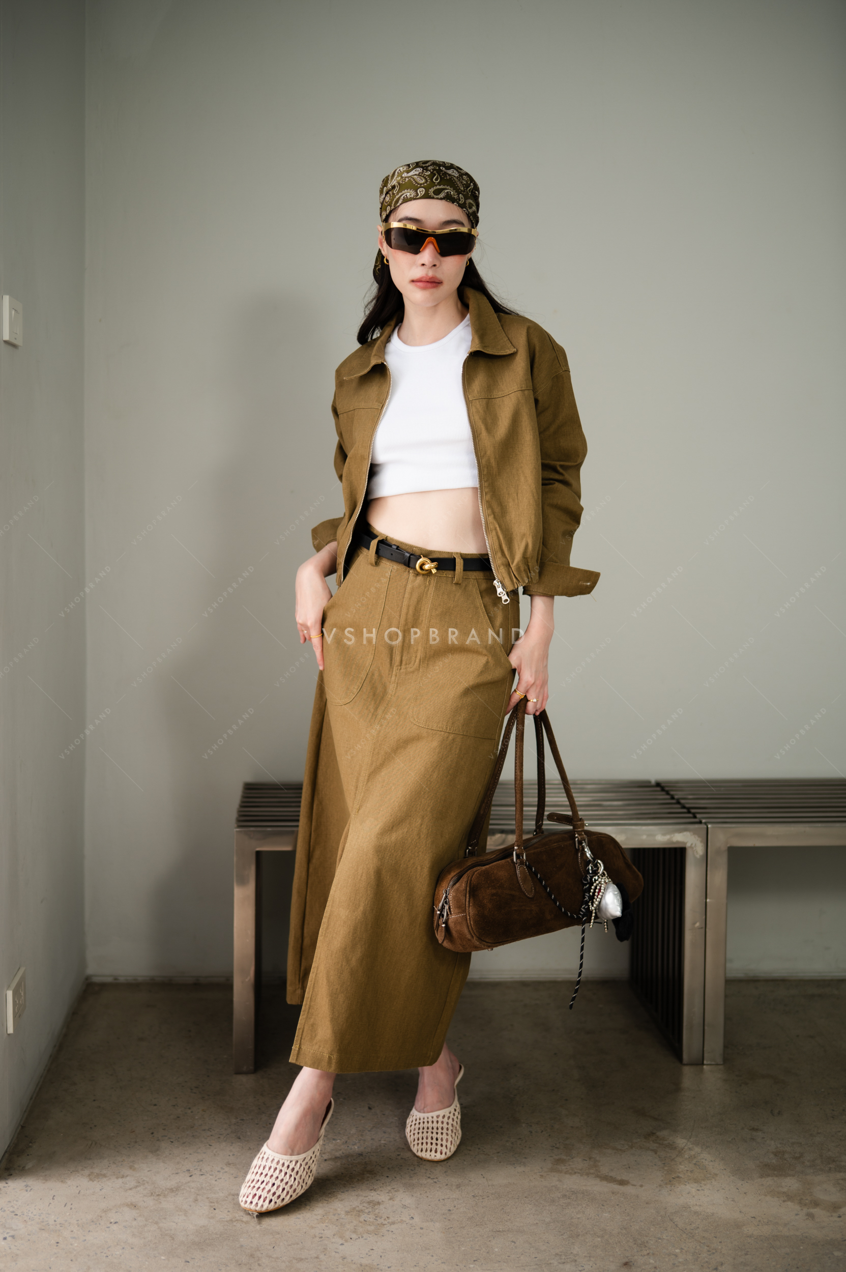 Set เสื้อแจ็คเก็ตซิปหน้า สม็อคเอว + กระโปรงยาวกระเป๋าหน้า