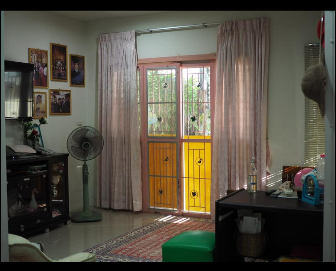 ขายบ้านสวยอ.เมืองราชบุรี ราคาถูกพร้อมเข้าอยู่ เฟอร์นิเจอร์ครบครัน 2 ห้องนอน 2 ห้องนํ้า หมู่บ้านชีวาใกล้โตโยต้าลิสซิง 959 เมตรสยามนิสสัน 1.2 กมบิ๊กซี 2.3 กม.