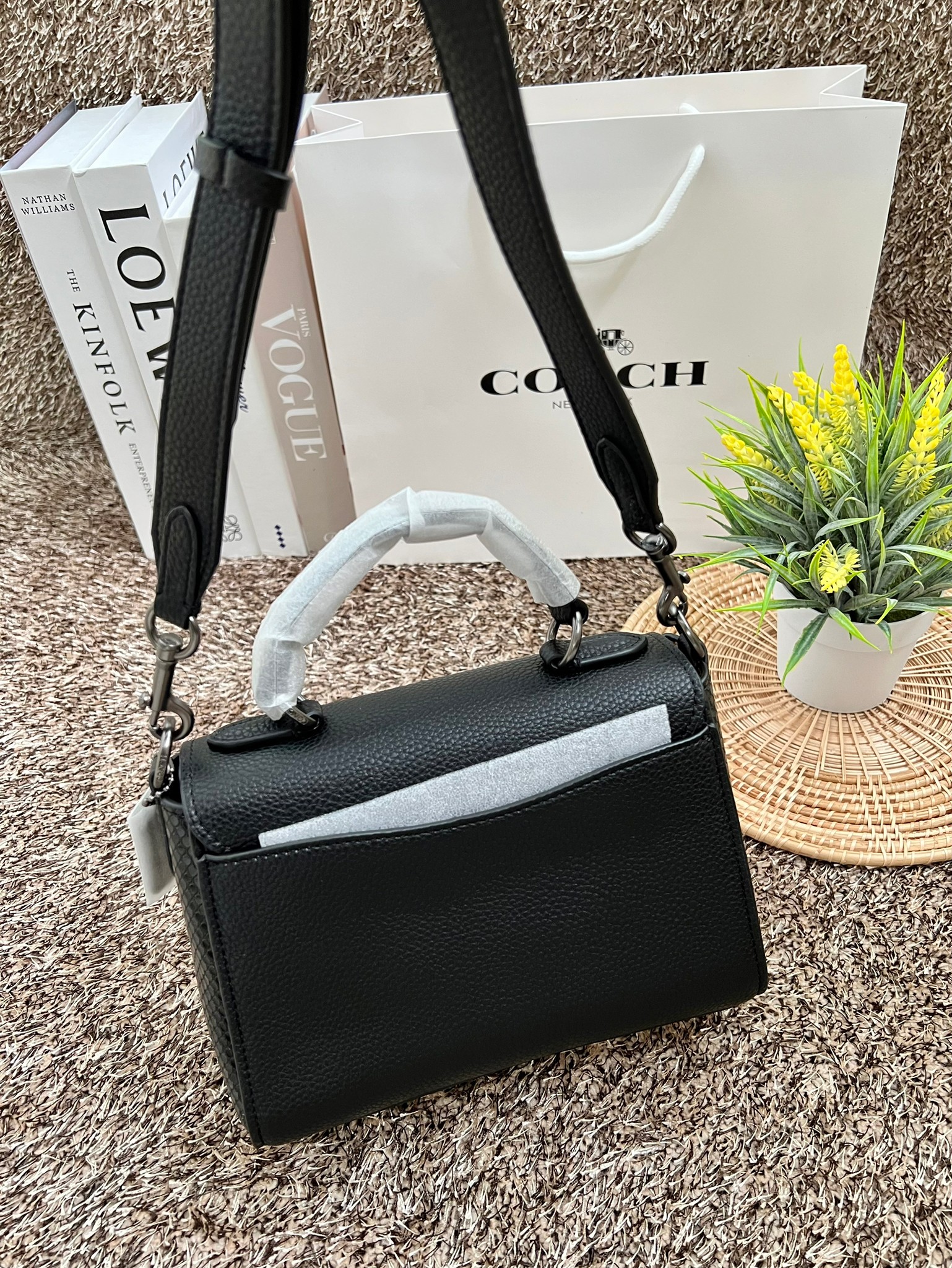 กระเป๋าสะพายไฮโซเรียบหรูดูแพงแบรนด์เนมโค้ชขนาด 8.5 นิ้ว หนังแท้ Coach Morgan Top Handle Satchel ((CE569//CF321//CF322))