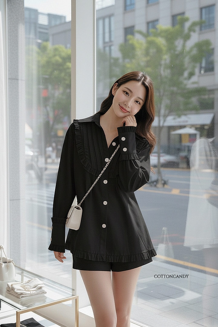 Tag#cottoncandy โอ้โห้ๆๆๆเสื้อเชิ๊ตรุ่นนี้ดีเทลดีมากๆคร่าาาา บอกเลย cottoncandyทำถึงสุดๆ ดีเทลตีเกร็ดหน้าสวยหรูดูแพง แต่งระบายสุดปัง กระดุมนำเข้าพรีเมี่ยม บอกเลย ลุคนี้ปั้วมากๆคร่าาาา