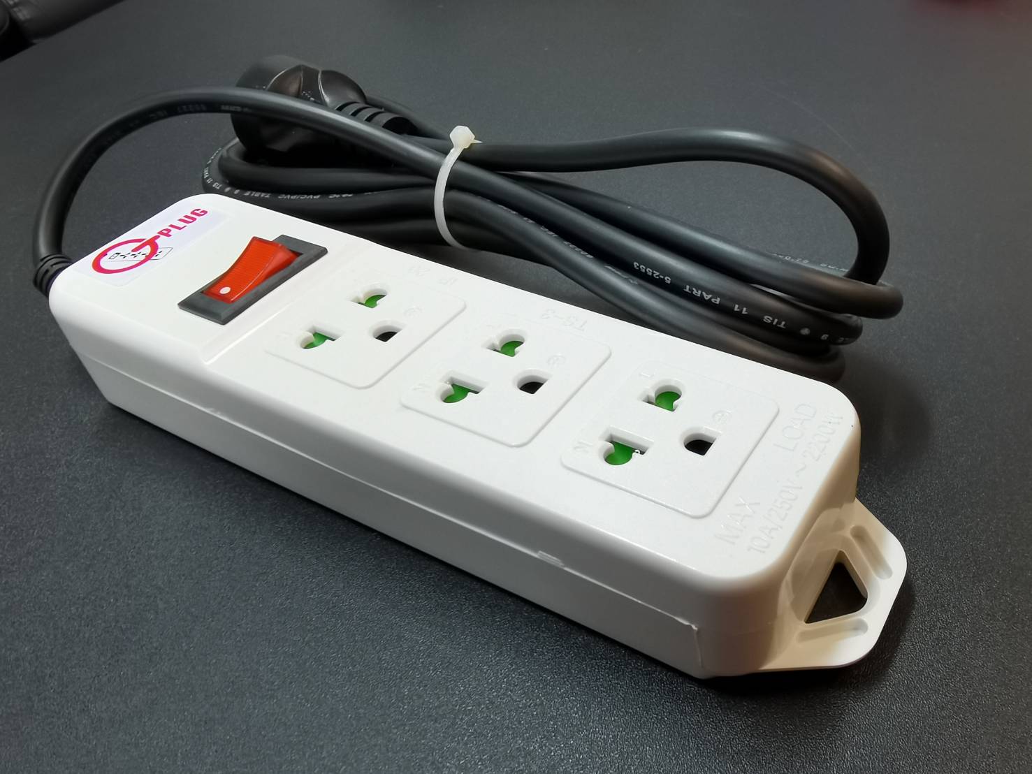 G-PLUG T31 ปลั๊กไฟ 3 เต้า 1 สวิทย์ SKU-01953
