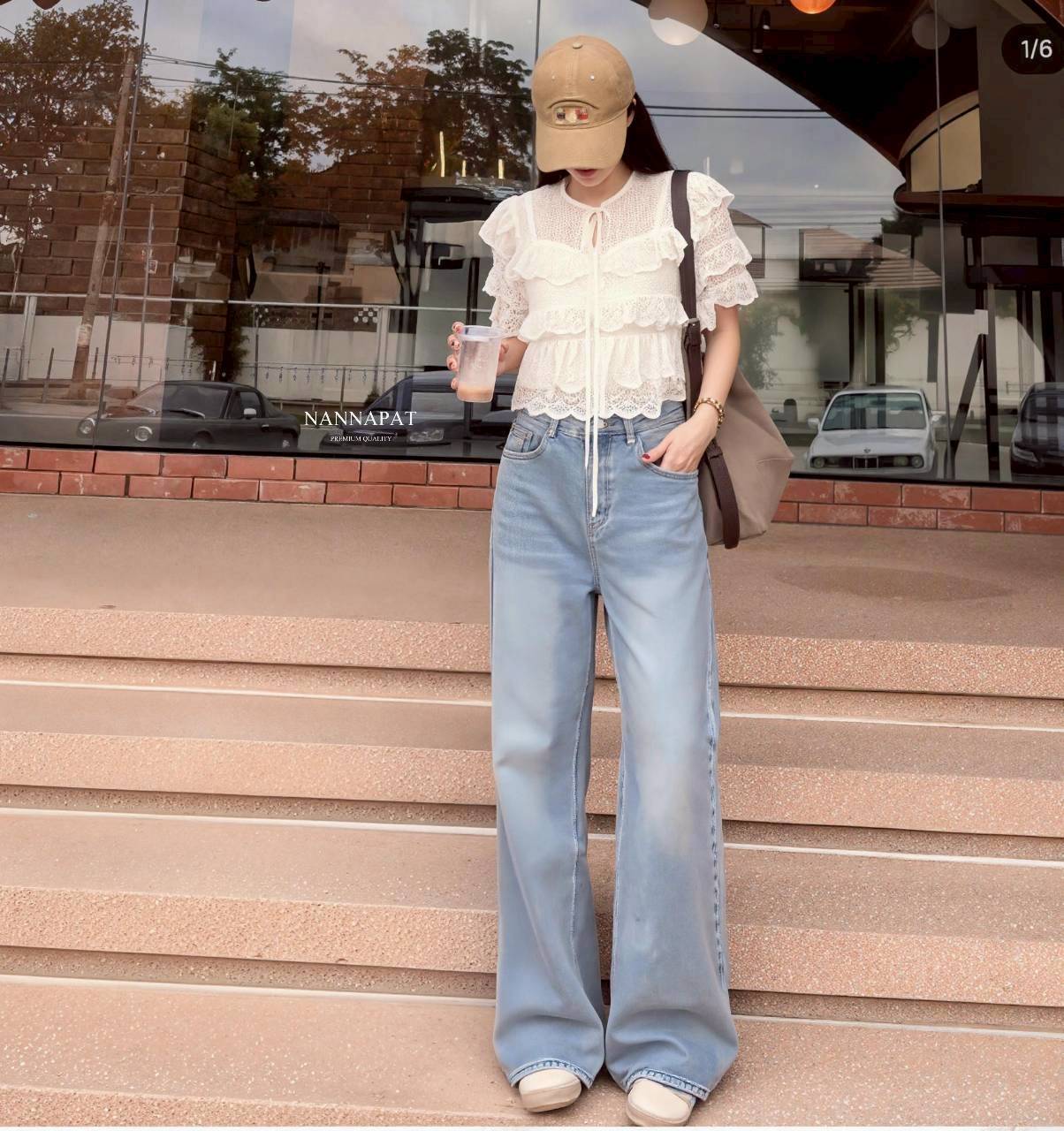 SET เสื้อ ผ้าลูกไม้นุ่มๆดีไซน์เป็นชั้นๆ แต่งเชือกผูกโบว์ + กางเกงยีนส์แท้ฟอก ทรงสวยเป๊ะ แม็ชกันลงตัวเวอร์ๆเลยค่าา