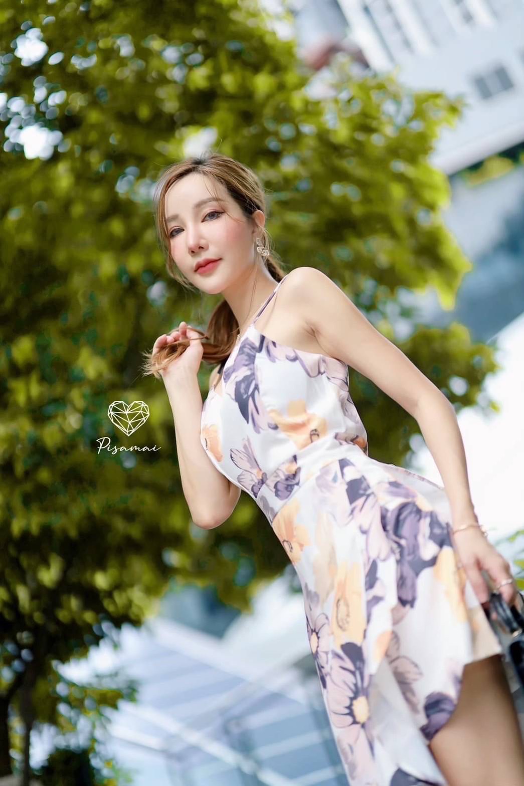 เดรสสายเดี่ยวชายเฉียงลายกราฟฟิกดอกไม้โทนส้ม ซับด้านในเป็นกางเกง ใส่ไม่โป๊แน่นอนค่าสาวๆ ราคาฟาดๆ ใส่แซ่บๆเลยค่ารุ่นนี้ ใส่vacayถ่ายรูปกับแก๊งค์เพื่อนๆไม่มีผิดหวังเลยค่า ห้ามพลาดเลยน้าตัวนี้