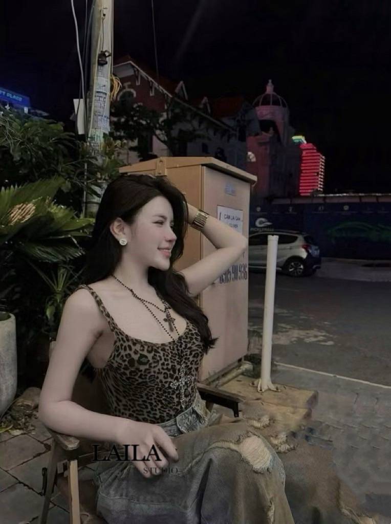 Set เสื้อ+กางเกง งานบอดี้สูททรงสายเดี่ยว สุดแซ่บบบ พิมพ์ลายน้องเสือดาวทั้งตัว งานผ้ายืดหยุ่นนิดๆ เข้าทรงสุดปังง มาพร้อมกางเกงงานยีนส์แท้💯 งานนำเข้า ทรงบอยๆปล่อยๆ แต่งลายวินเทจสุดเฟียด ยีนส์ทรงดีแมชเข้ากันลงตัว สาวๆไม่พลาดกัน้าา #bylaila brand #ชุด