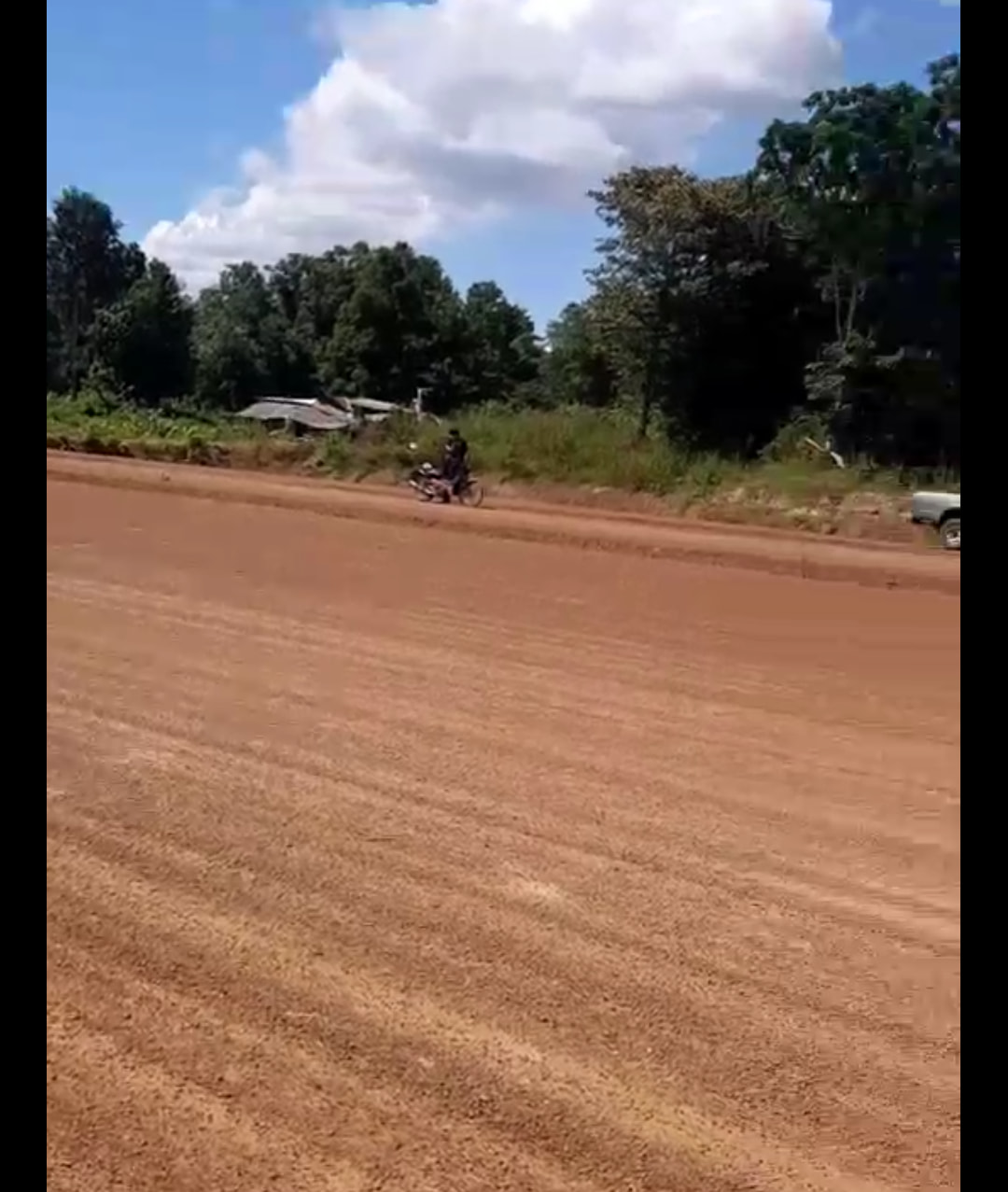 ขายที่ดินสวยบรรยากาศดีการเดินทางสะดวกสบายอำเภอเมืองหนองคาย พื้นที่ติดกัน 3 แปลงรวม26 ไร่ 3 งาน 1 ตรว. ใกล้เขตเทศบาลเมืองหนองคายเหมาะแก่การทำบ้านสวน รีสอร์ท