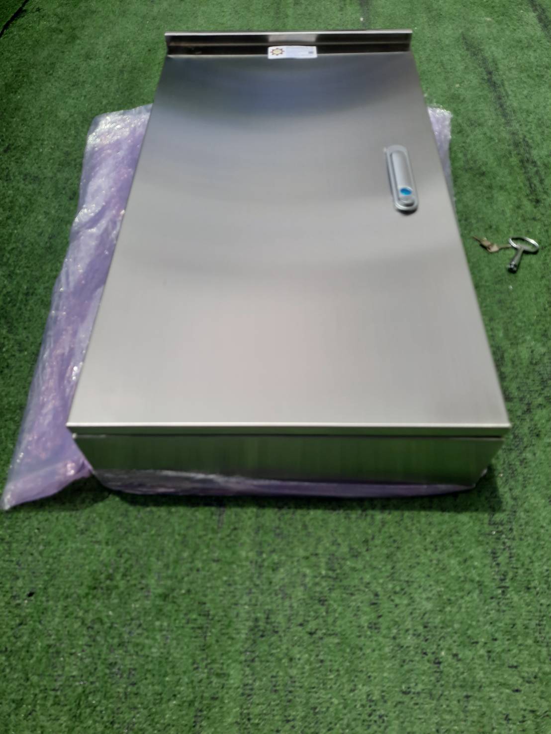 Main LUG 250A ตู้สแตนเลส 304 มีหลังคาสโลป W450xH800xD152mm. (42ช่อง)