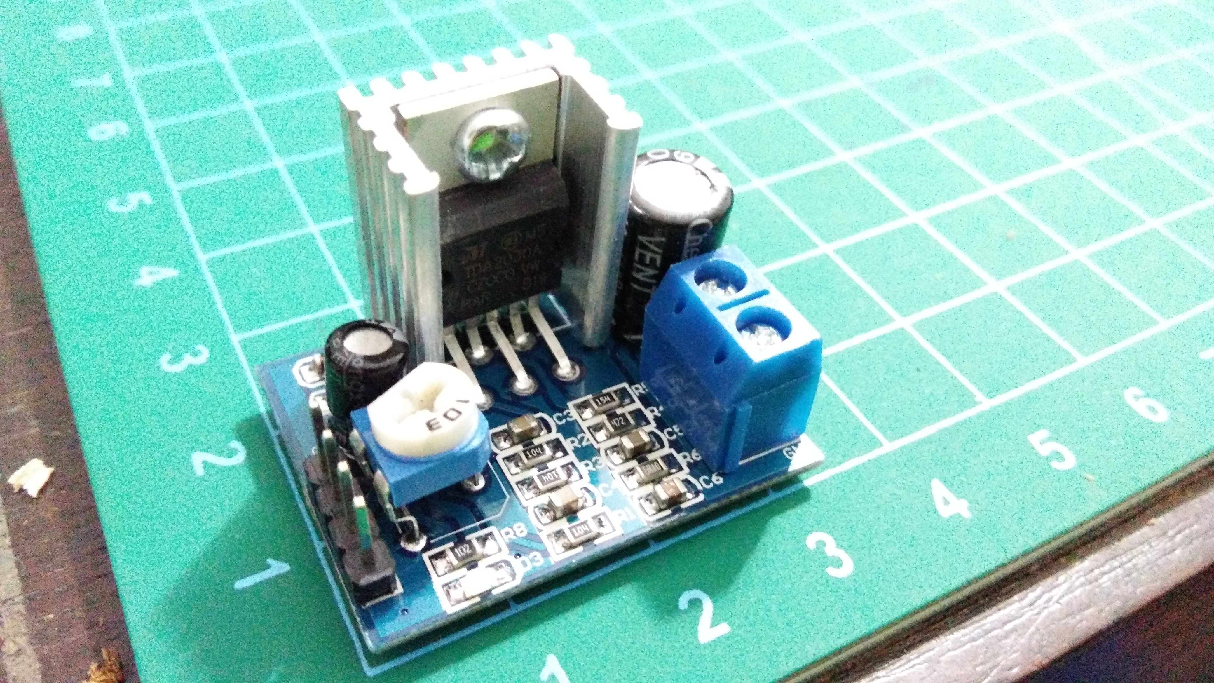 TDA2030Aโมดูลเครื่องขยายเสียงดิจิตอล18Wสองช่องไม่มีเสียงรบกวน 6-12V DC ชุดลำโพงชุดลำโพง