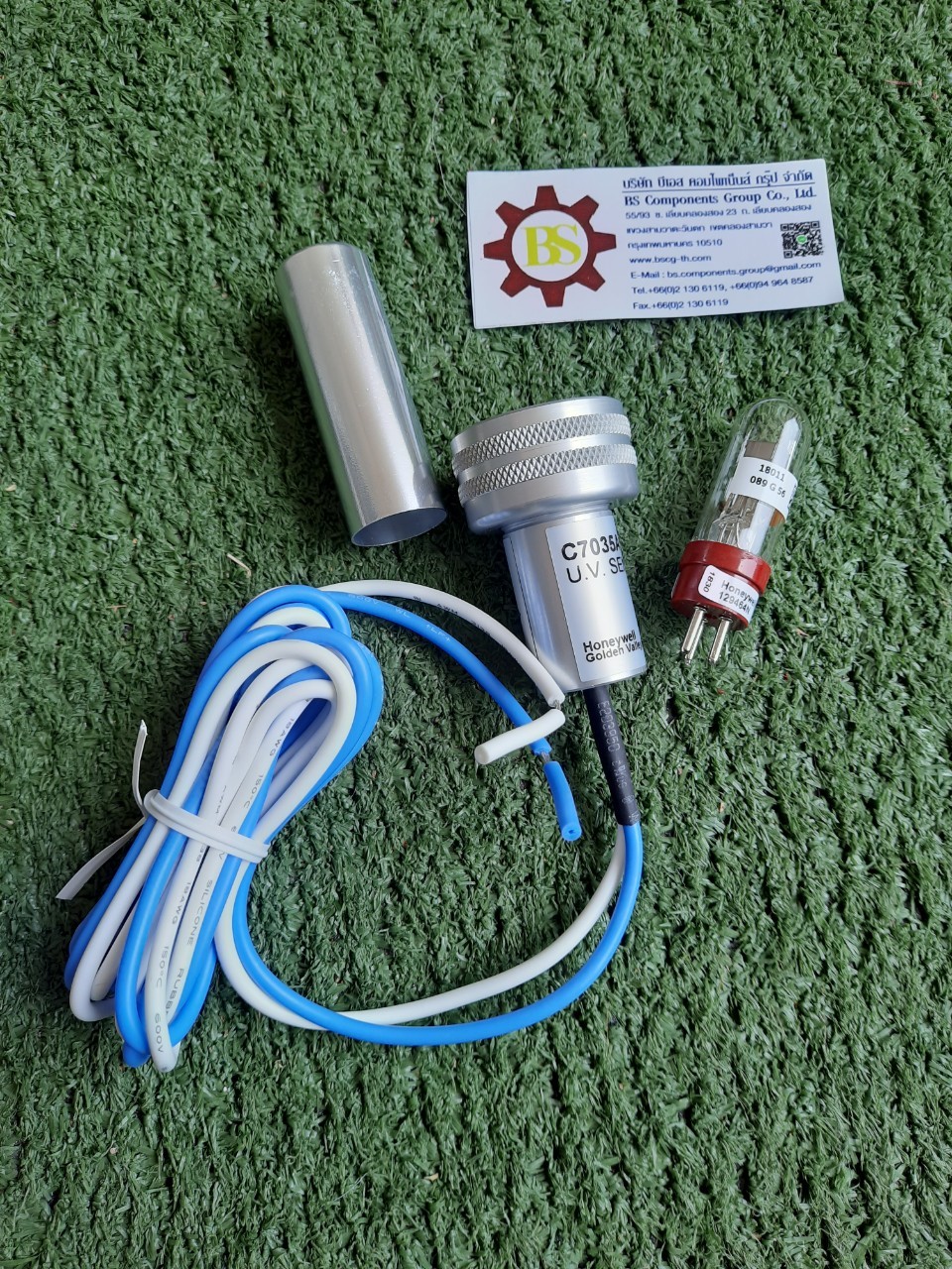 Honeywell : Minipeeper Ultraviolet Flame Sensor w/ 1" Sight Pipe Mount C7035A1064