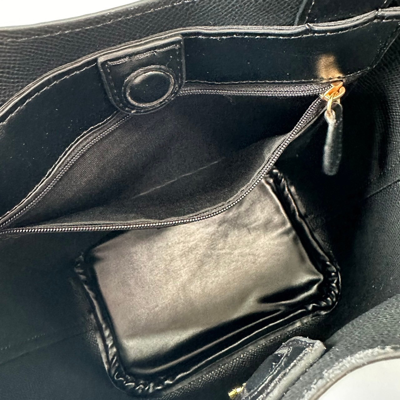 กระเป๋าสะพายไฮโซแบรนด์เนมโค้ชทรงโท้ทขนาด 8 นิ้วสีน้ำตาลดำลาย C COACH HANNA BUCKET BAG (CR256)