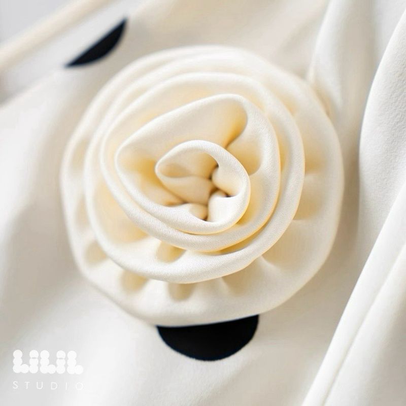 เสื้อซาตินลายจุด ใส่สบายมาก งานคุณภาพใส่สวย อินๆ ต้องมีนะคะสาวๆ