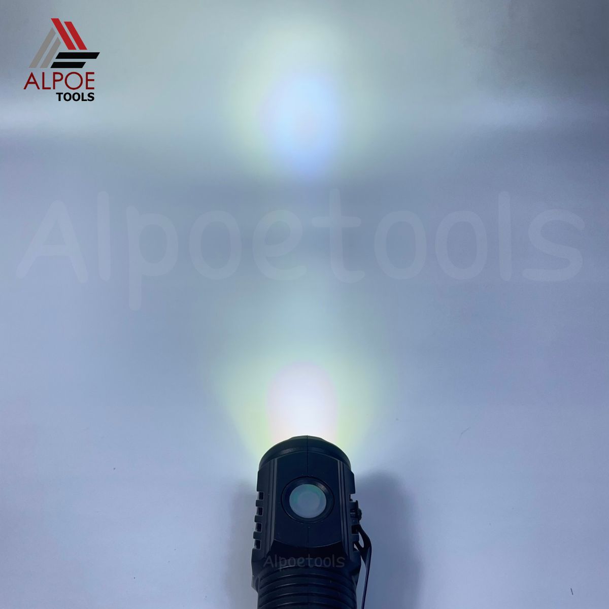 ไฟฉายพกพา ขนาดเล็ก รุ่น RPL537 ไฟ 3 หลอด LED มีแม่เหล็ก และ ตัวเหน็บ มาพร้อมสายชาร์จ