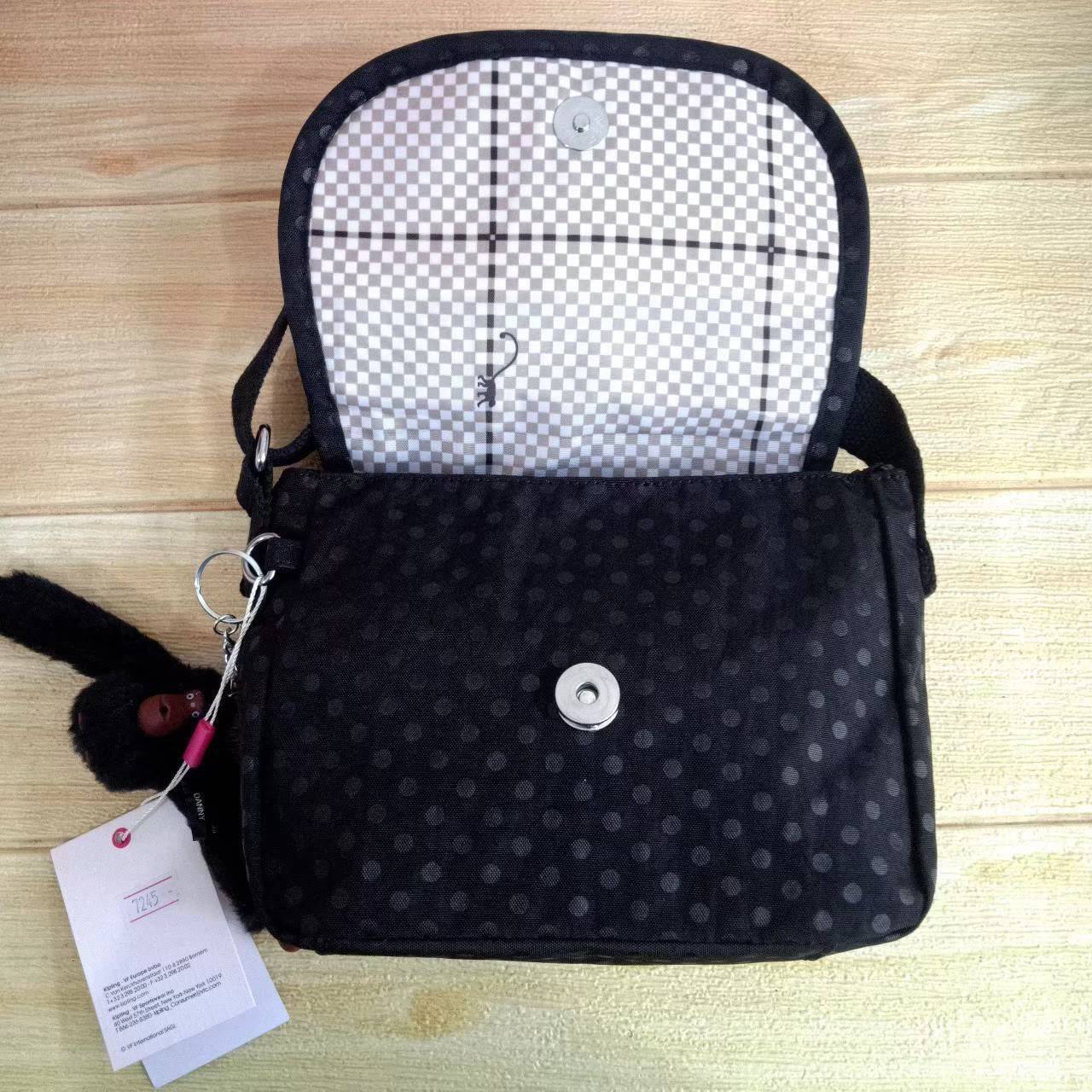 กระเป๋าสะพายไฮโซเท่ห์ๆ เก๋ๆ แบรนด์เนมคิปลิ้งค์สีดำ สีเทา สีแดง KIPLING SABIAN CROSSBODY MINI BAG