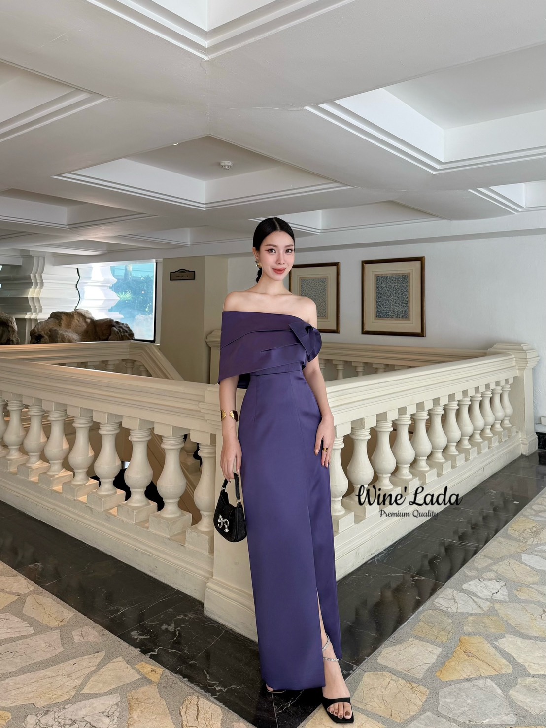 Dress. เดรสเกาะอกปาดไหล่ตัวยาว ด้านหน้าผ่าข้าง สวยดูแพงมากค่ะ เนื้อผ้ามีน้ำหนัก หน้าอกมีฟองน้ำ งานจริงสวยตาแตก แนะนำต้องมี คุ้มที่สุด เนื้อผ้าใส่สบาย เป๊ะและเข้ารูป ใส่แล้วผอมเพียว ซับในทั้งตัว ใครได้ลองแล้วจะหลงรักค่าา รับรองคุ้มเว่อร์ งานสวยมากค่ะ #Wine