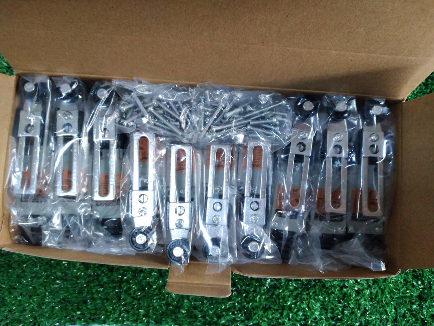 TEND : ลิมิตสวิทส์ TZ-8108