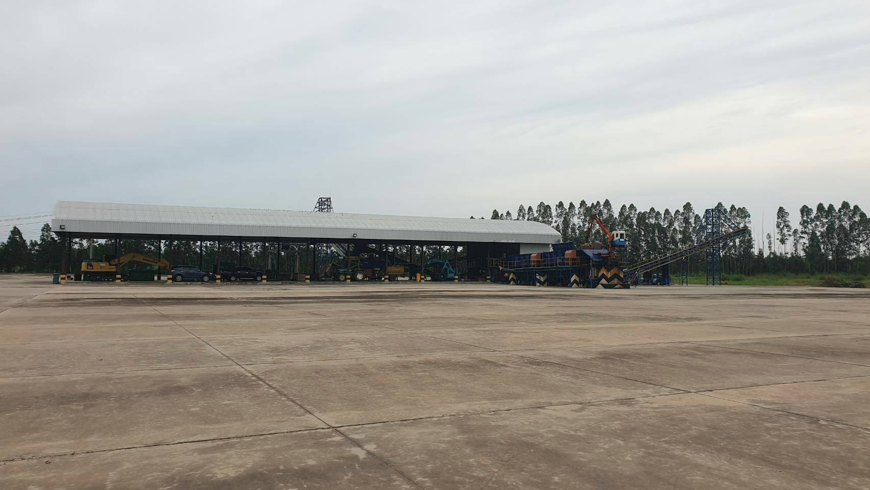 ขายกิจการบริษัทยานอส (ไทยแลนด์) จำกัดพร้อมทรัพย์สินทั้งหมดบนเนื้อที่ 46 ไร่ 3 งาน 20 ตรว. อ.ท่าลาด จ.นครราชสีมาห่างตัว อ.ชุมพวง 9 กม. ใกล้ อบต.ท่าลาด 1.3 กม.