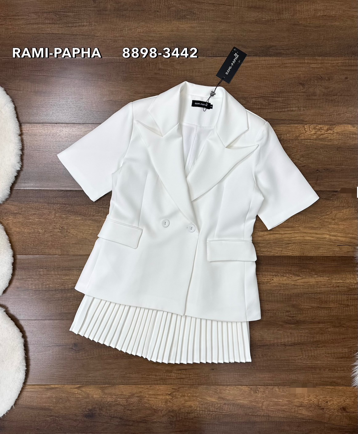 Label :: RAMI-PAPHA(รมิปภา) เสื้อแขนสั้น ปกคอเสื้อเก๋ๆ กระเป๋า/กระดุมหน้า ใช้งานได้จริง ไหล่มีฟองน้ำ ซับในอย่างดีทั้งตัว ++กระโปรงจีบเล็กรอบตัวเก๋มากๆคะ มีขาสั้นด้านใน **เนื้อผ้าสวมใส่สบาย
