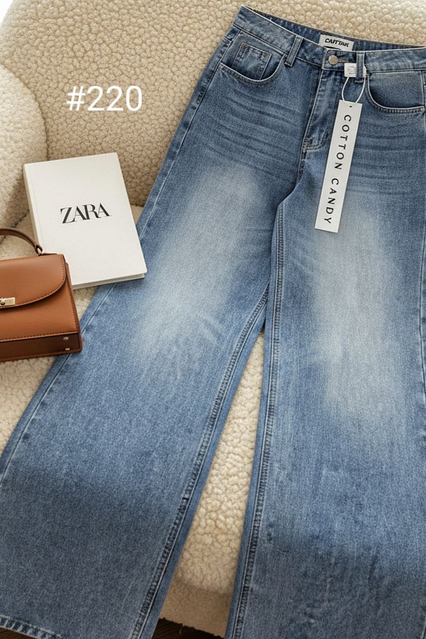 Tag#cottoncandy กางเกงยีนส์ ขากระบอกใหญ่เอวล่าง เนื้อยีนส์พรีเมี่ยม รุ่นนี้ผ้ายีนส์เกรดพิเศษ เกรดแบรนด์ เกรดห้างเท่านั้น ใส่สบายไม่อึดอัด แพทเทิลสวยเป๊ะ ใส่แมทง่ายสุดๆ โทนสีสวยคลาสสิค บอกเลย ทำถึงมากกก