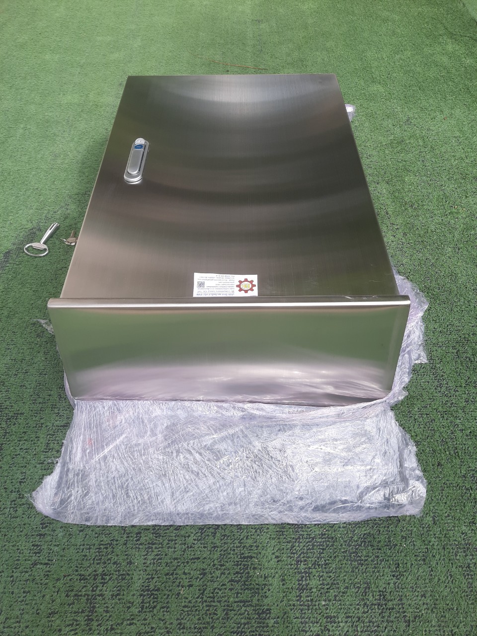 Main LUG 100A ตู้สแตนเลส 304 มีหลังคาสโลป W450xH650xD152mm. (36ช่อง)