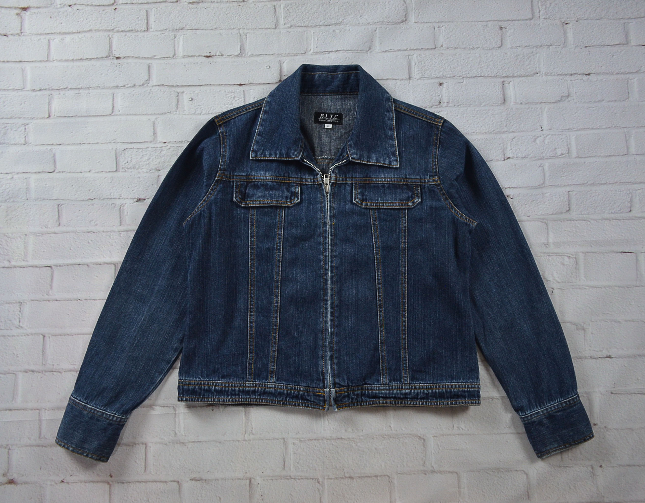 B.L.T.C อกจริง39' (L) เสื้อแจ็คเก็ตยีนส์ เสื้อยีนส์แขนยาวหญิงชาย ผ้านุ่มใส่สบาย มีซิปหน้าสภาพสวย