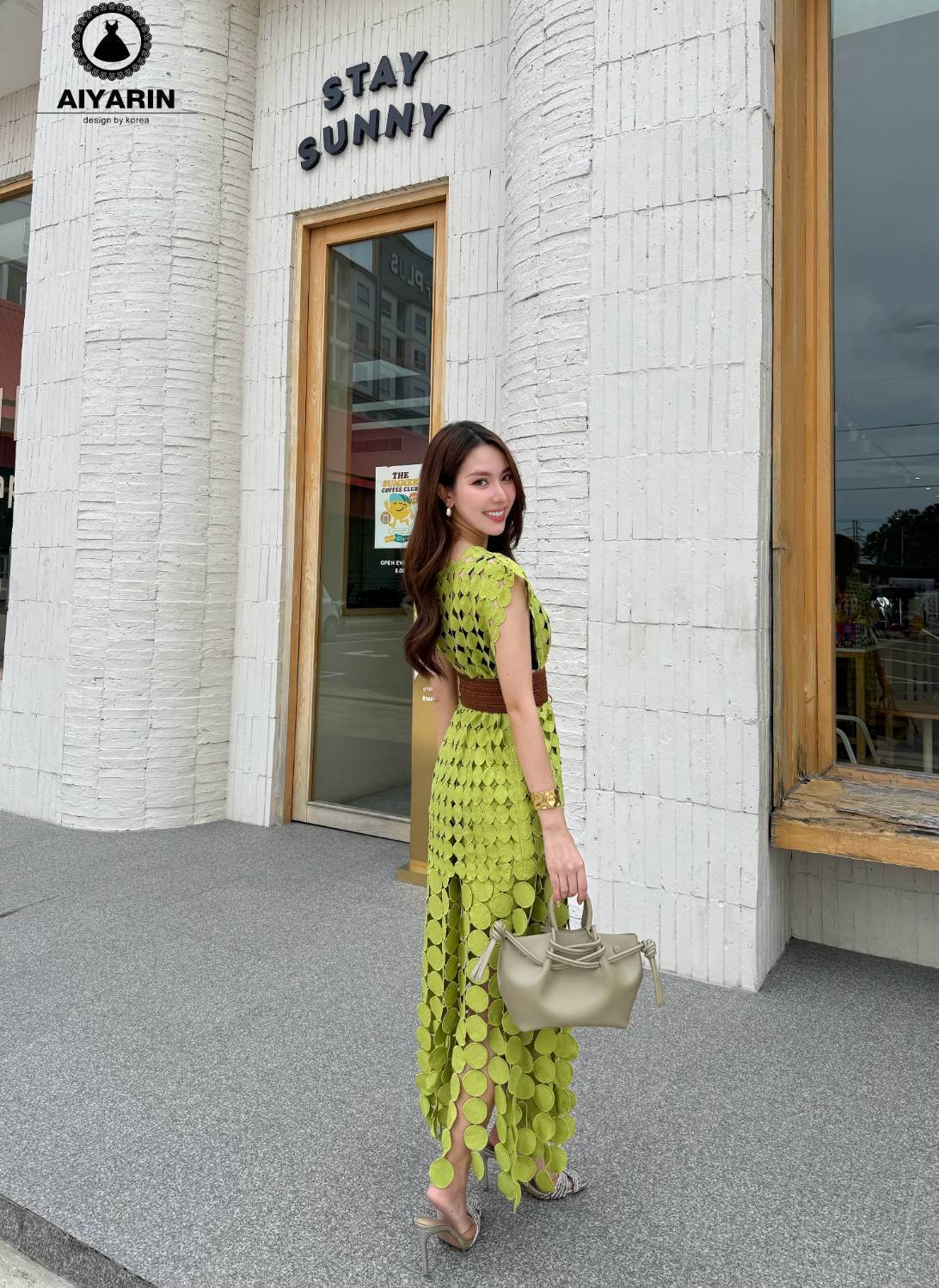 Brand : aiyarin Detail : เซ็ตเสื้อกระโปรงผ้าลูกไม้ๆกระโปรงผ้าเนื้อดีมีทรงสวยมั้กๆผ้าหนานิ่มไฮโซสวมใส่ง่ายเเต่งเเนวลูกคุณมั้กๆคะเซ็ทเสื้อตกเเต่งเก๋ๆมาพร้อมเข็มขัดๆผ้าดีหนามากมาพร้อมกระโปรงยาวเนื้อดีกระโปรงยาวเสื้อทรงเก๋ใส่ได้หลายเเบบจะเเยกใส่ก็เก๋ๆ