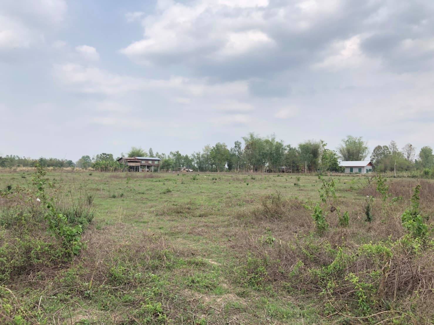 ด่วนขายที่ดินสวยราคาถูกที่สุดในเขตชุมชน อ.เพ็ญ.อุดรธานีห่างจากโรงเรียนบ้านสร้าง แป้น สปพ.อุดรธานีเขต(1) 500เมตรการเดินทางสะดวก