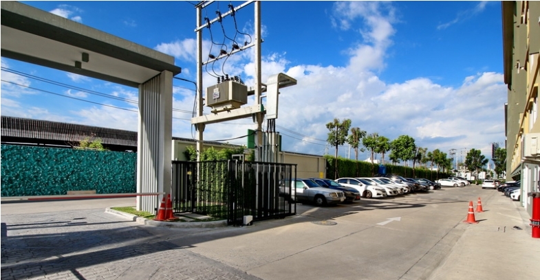 ขายด่วน พลัมคอมโดพาร์ค รังสิต เฟส3 ใกล้มหาวิทยาลัยกรุงเทพ 2 ห้องนอน 44 ตร.ม วิวสระน้ำ