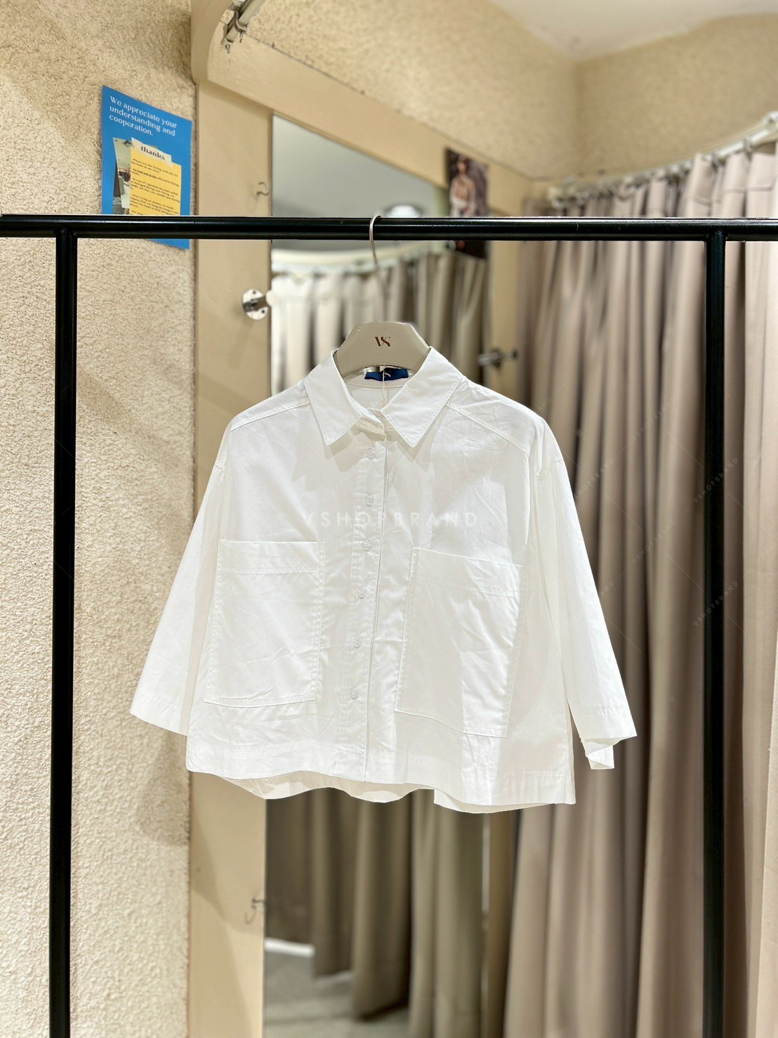 เสื้อครอปเชิ้ตแขนสั้น กระเป๋าอกคู่