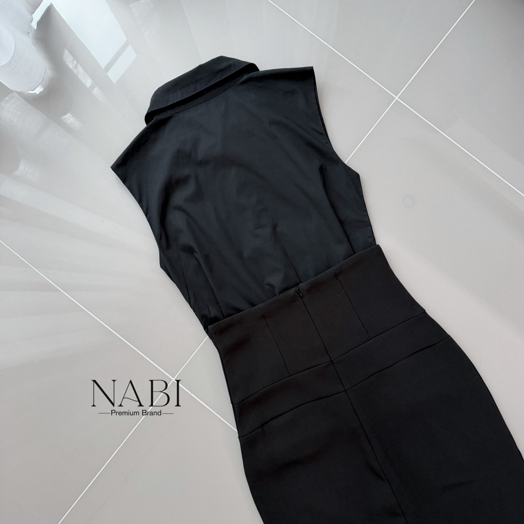 ชุดเซทลุคCEO Working Woman กับเซทเสื้อเชิ้ตคอปกแขนล้ำ และกระโปรงเอวสูง งานซิบหลัง ทรงกระโปรงผ่าหน้า แต่งช่องกระเป๋า งานมีซับในมาให้นะคะ ใส่แล้วไม่คัน งานผ้าดี ลุคนี้ที่ใครๆก็ต้องเหลียวมอง😎 #ชุดเซ็ตสีดำ #งานป้ายนาบี #นาบีแบรนด์ #ชุดเซท #ชุดสีดำ #ชุ