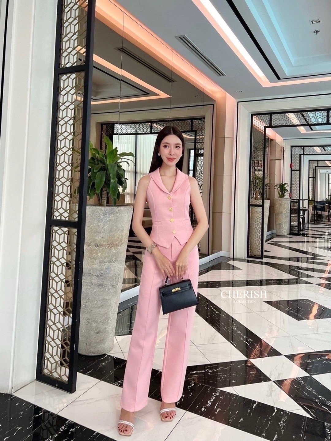 เซ็ทครอบแขนกุดผ้าทวิต ตกแต่งกระดุมสวยดูแพง + กางเกงขายาว สวมใส่สบาย เอาอยู่ทุกลุคทุกโอกาส Set นี้มาแรง Must Have kaaa