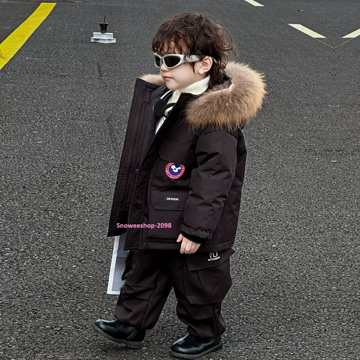 ลมหนาวก็ไม่กลัว…เด็กใส่แล้วอุ่นมาก สื้อกันหนาวสไตล์แคนาดากูส มีฮู้ดกันลม–กันน้ำ–กันหิมะ ใส่เที่ยวเมืองนอกได้สบาย มีไซส์ 80–150 cm และ 3 สีสุดคิ้วท์ ครบทุกลุค