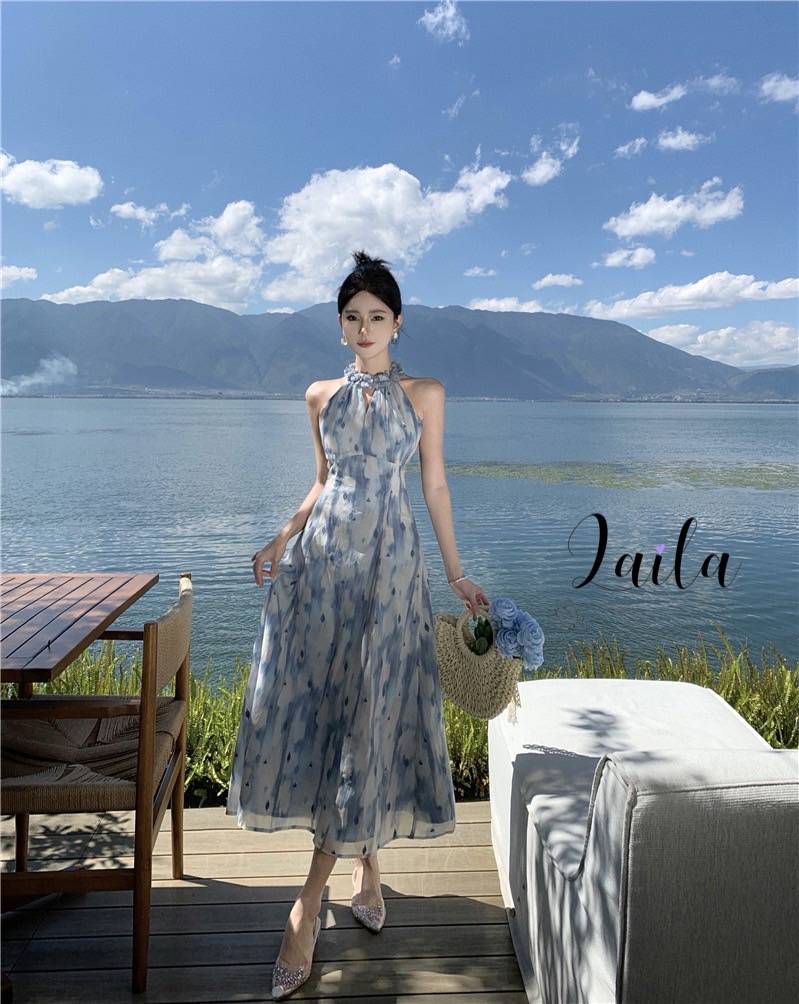 เดรสยาวทรงปล่อยๆใส่สบายผ้าชีฟองเกาหลีพริ้วๆสวยทรงคอยูดีไซน์ดอกไม้รอบคอใส่ให้เข้ารูปสวยสุดๆเลยค่า งานนี้สาวกทะเลต้องไม่พลาดค่า #byLaila #ชุดลายดอก #เดรสเกาหลี #เดรสลายดอก