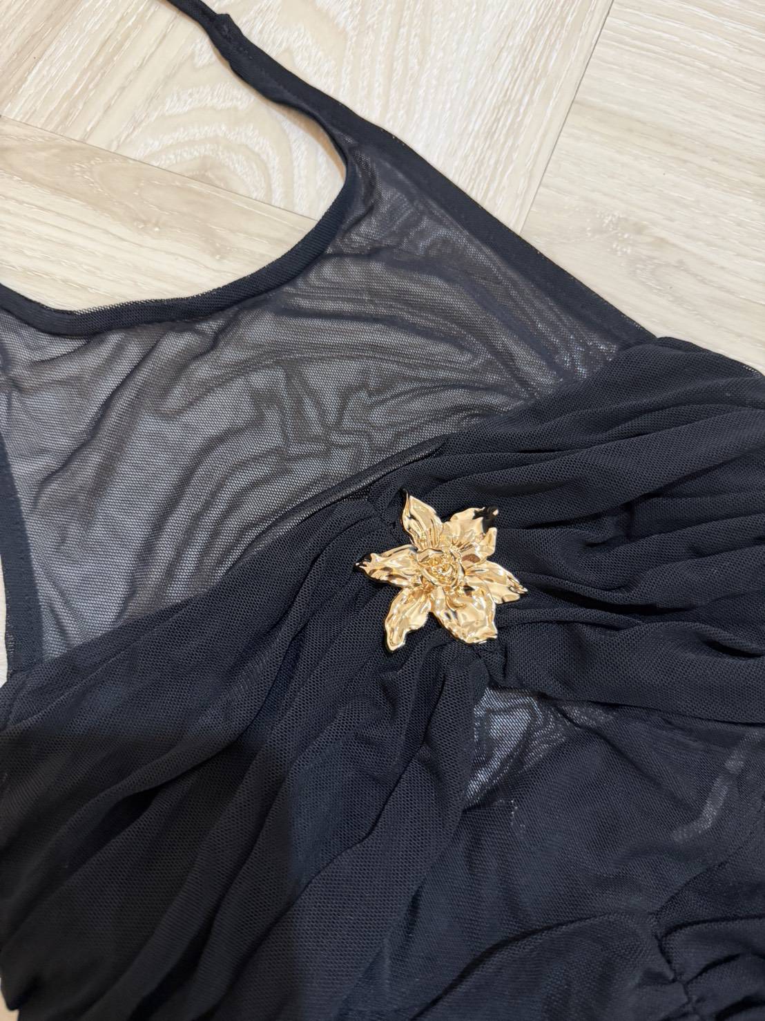 Made by Vietnam Tag copy chouchou เดรสยาวเข้ารูป คล้องคอ จับจีบด้านข้างทิ้งสะโพก กรุยกรายย งานเรียบหรู มีคลาสของจริง ใส่แล้วเน้นหุ่น ผ้าดีมากใช้ผ้าเยอะ คัตติ้ง1:1 มาพร้อมอะไหล่ถอดได้