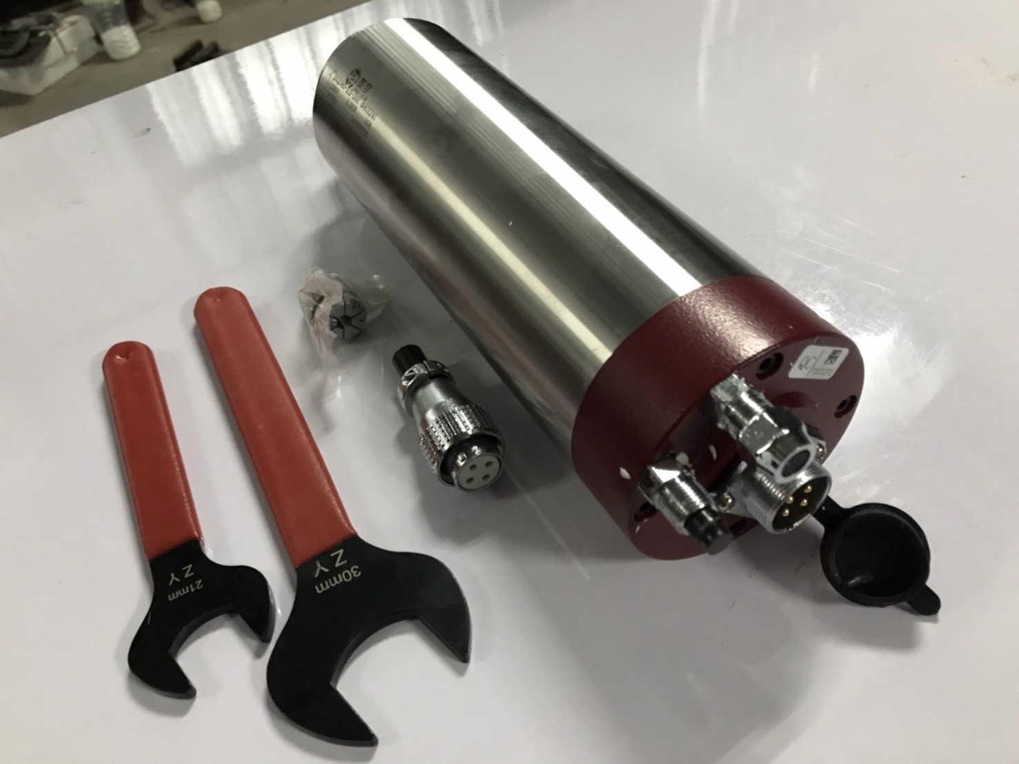 Spindle Motor Ceramic Bearing 2.2KW water cooling 24,000 RPM/ 0-400 HZ 220VAC