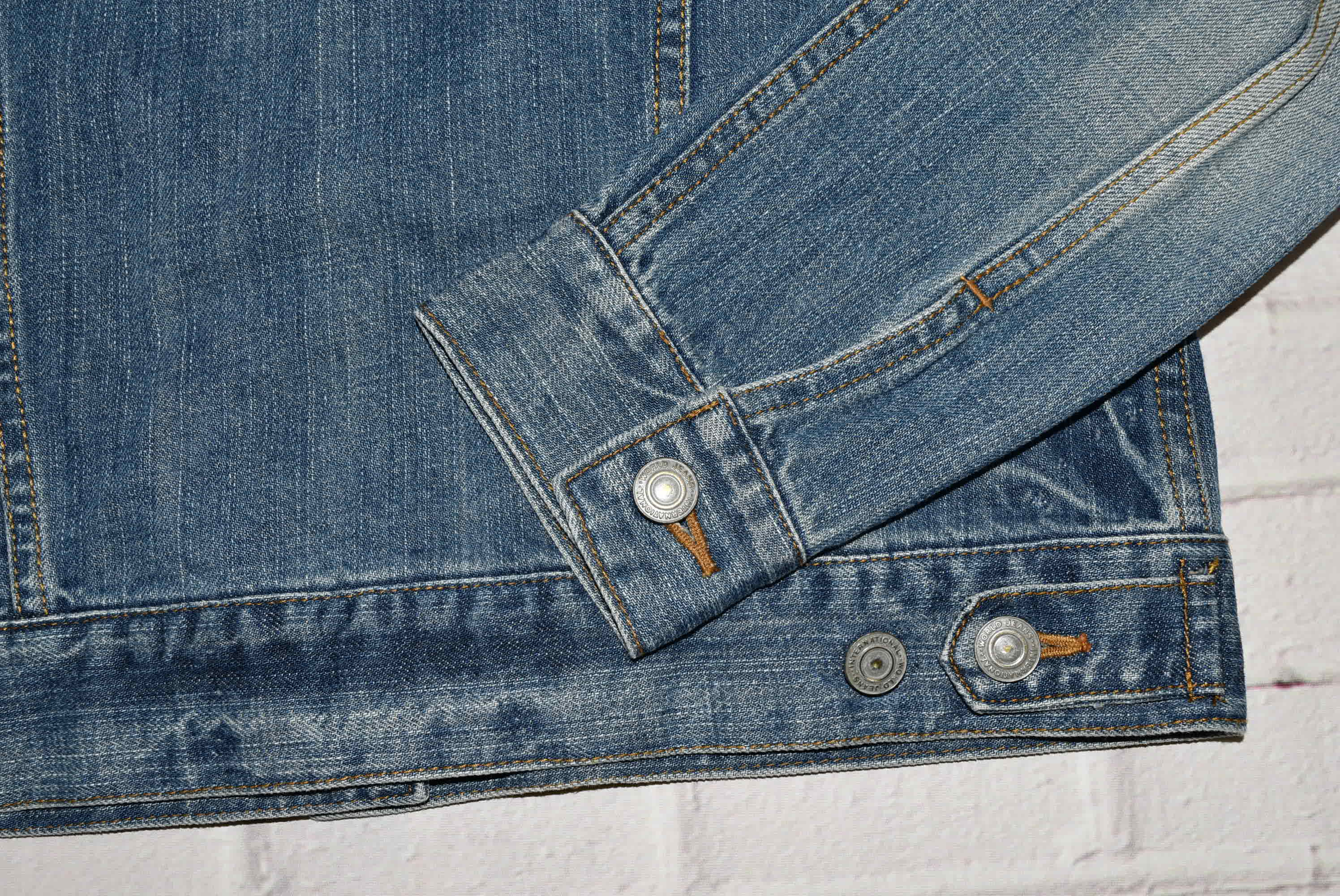 Versean อกจริง 37 ไซส์ M เสื้อแจ็คเก็ตยีนส์ แขนยาว ผู้หญิง ทรงสวยใส่สบาย มีกระเป๋าข้าง