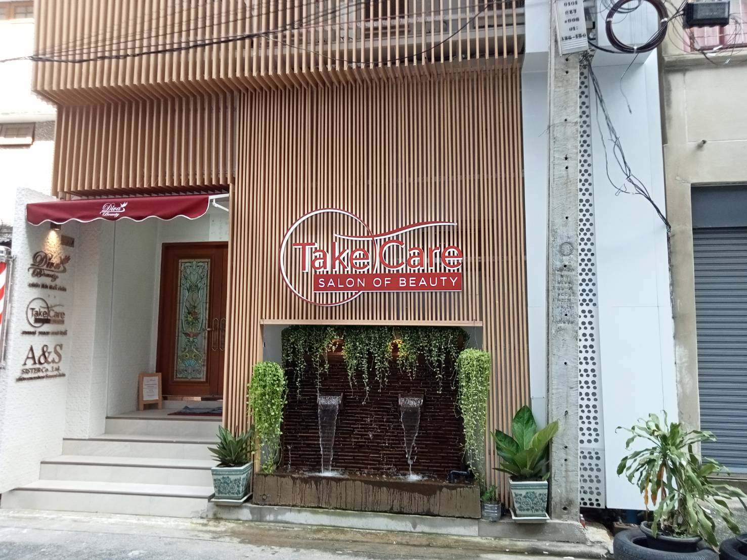 #ป้ายอะคริลิคไฟออกรอบตัวหน้าติดสติ๊กเกอร์รองหลังพาสวู๊ด