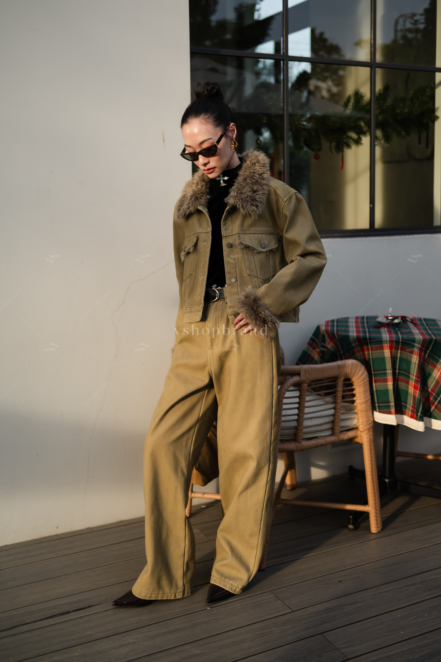 Set เสื้อยีนส์แขนยาวกระเป๋าอกคู่ปกเฟอร์ + กางเกงขายาว