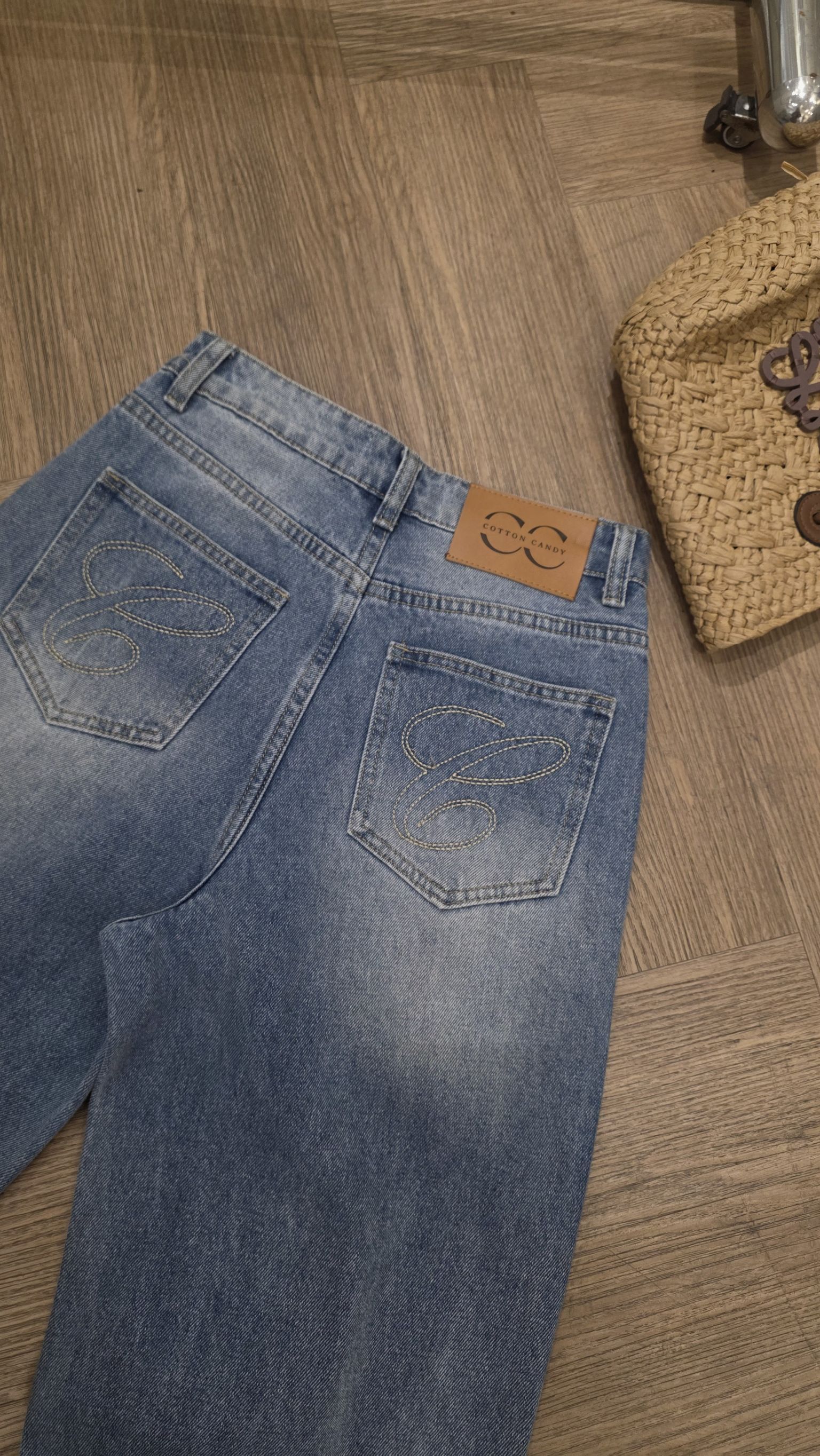 Tag#cottoncandy ยีนส์ล่าสุด งานเกาหลีพรีเมี่ยมเกรดห้างเท่านั้น ผ้ายีนส์เนื้อนำเข้าเกรดพิเศษ ทรงสวยมากๆ โทนสีสวยคลาสสิค งานสวยแมทง่ายมากๆ