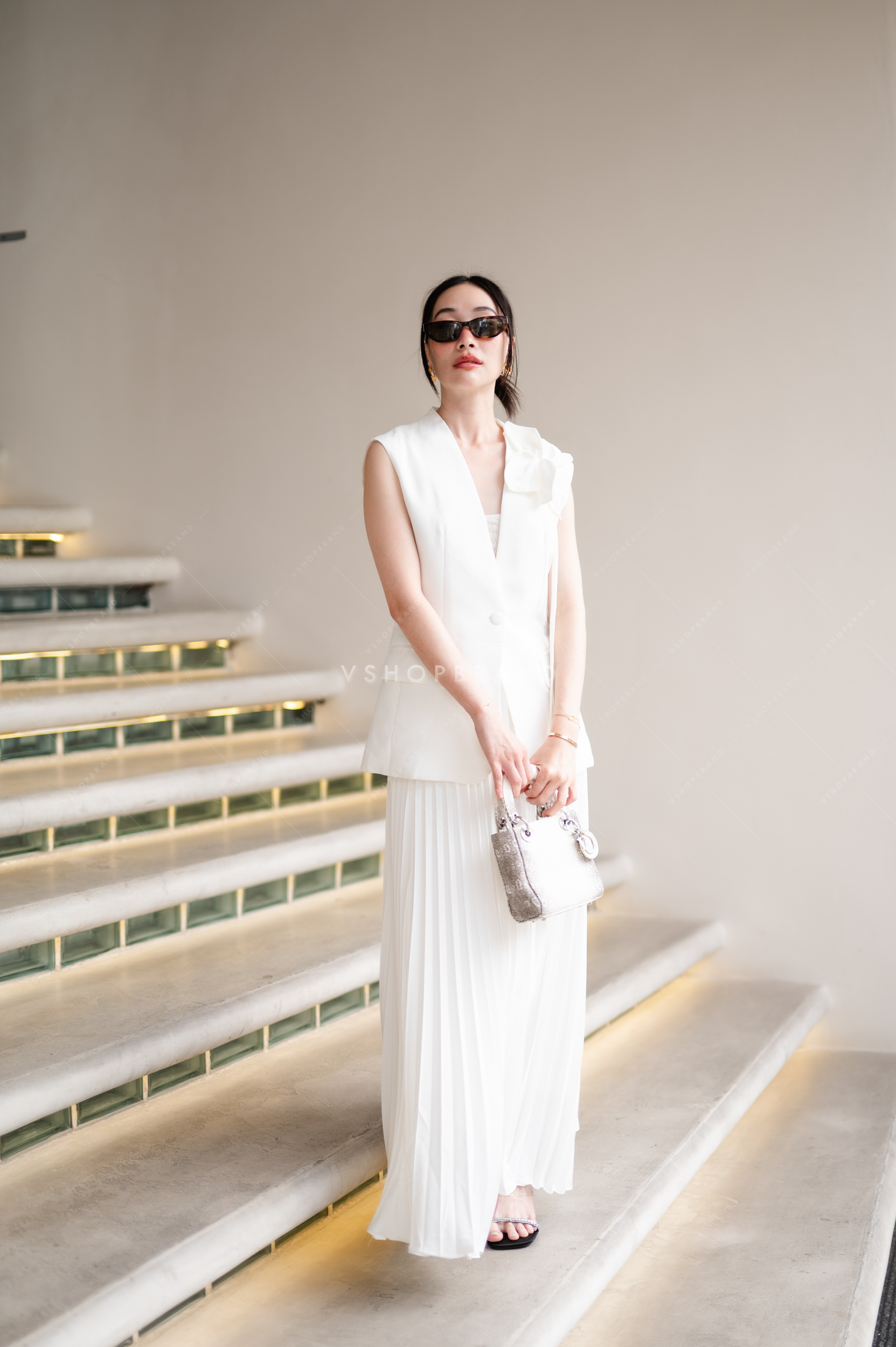 et กั๊กสูทแต่งดอกไม้+กระโปรงยาวอัดพลีท