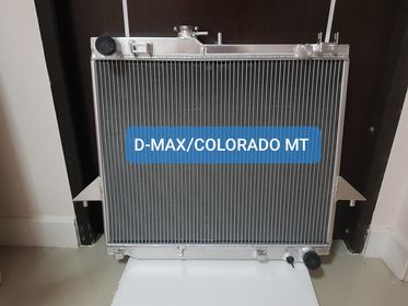 หม้อน้ำอลูมิเนียมทั้งใบ ISUZU DMAX /MU7/COLORADO 2.5/3.0 MT ปี 03-11 2 ช่อง 40 มิล