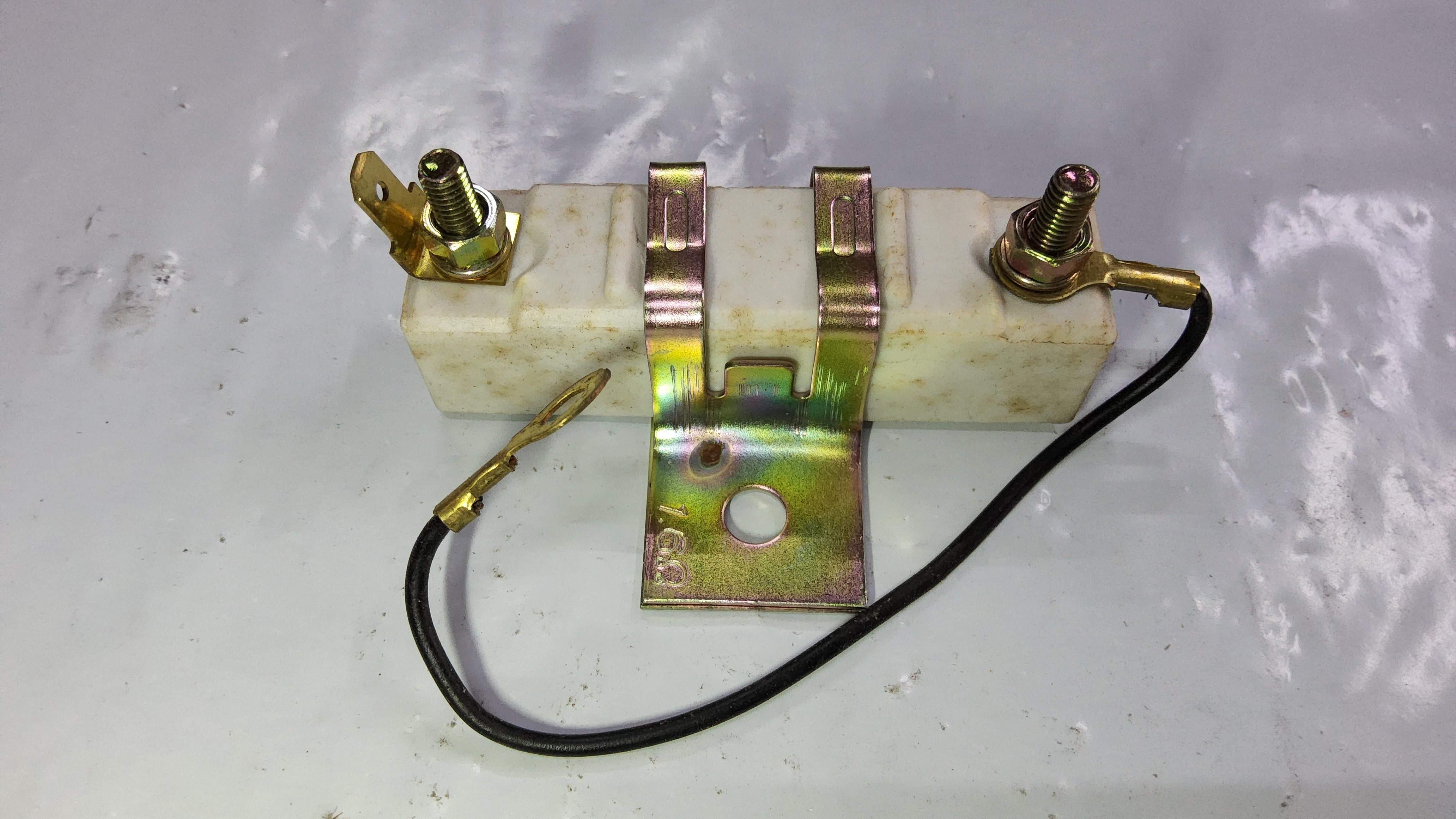 กระเบื้องตัดไฟ คอยจุดระเบิด RESISTOR รถยนต์ทั่วไป 12V