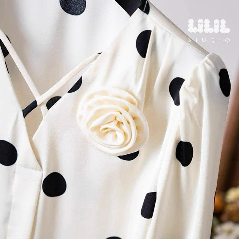 เสื้อซาตินลายจุด ใส่สบายมาก งานคุณภาพใส่สวย อินๆ ต้องมีนะคะสาวๆ