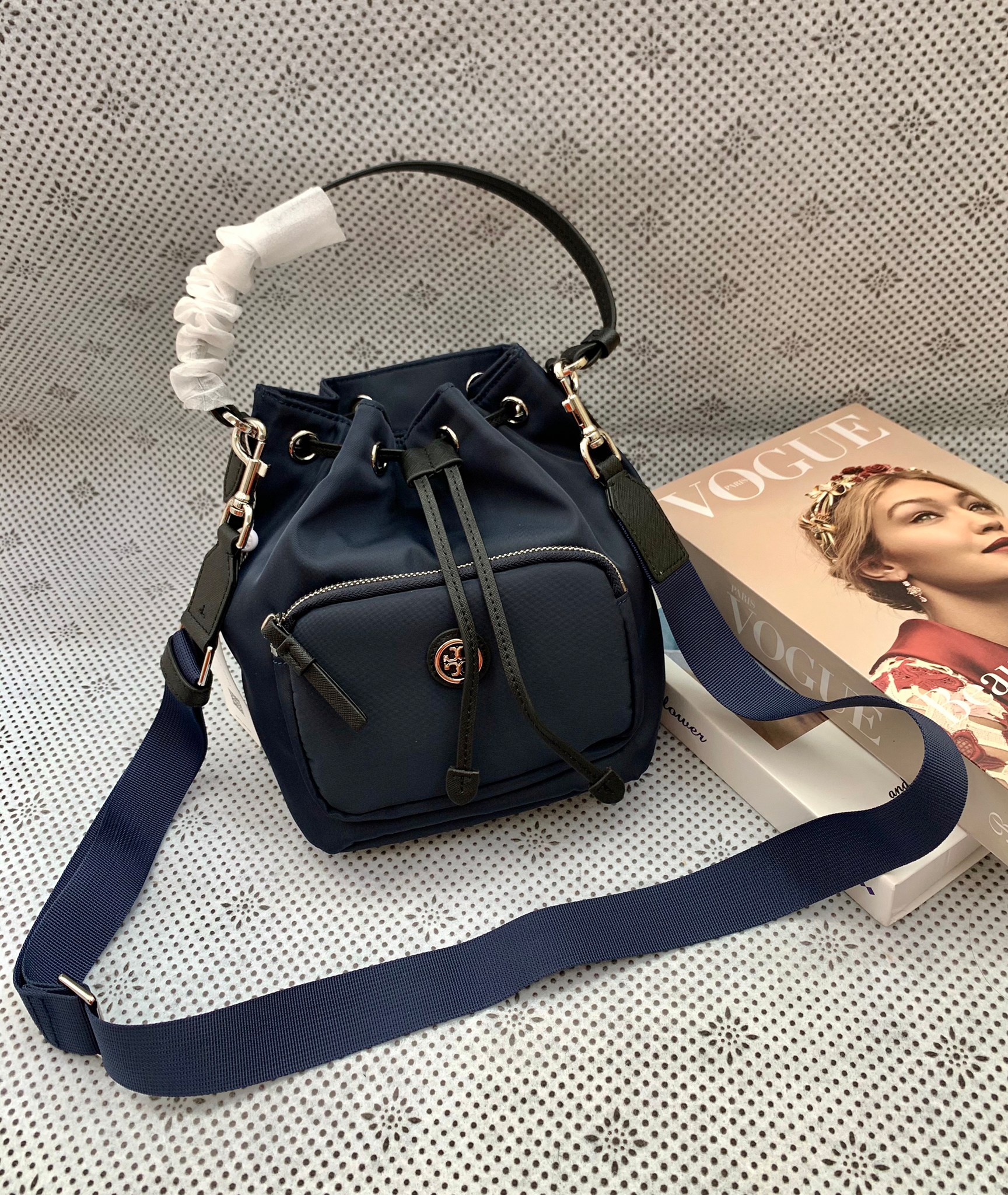 กระเป๋าสะพายไฮโซแบรนด์เนมทอรี่เบิร์ชทรงบัคเก็ตขนมจีบ TORY BURCH VIRGINA BUCKET BAG(134652)
