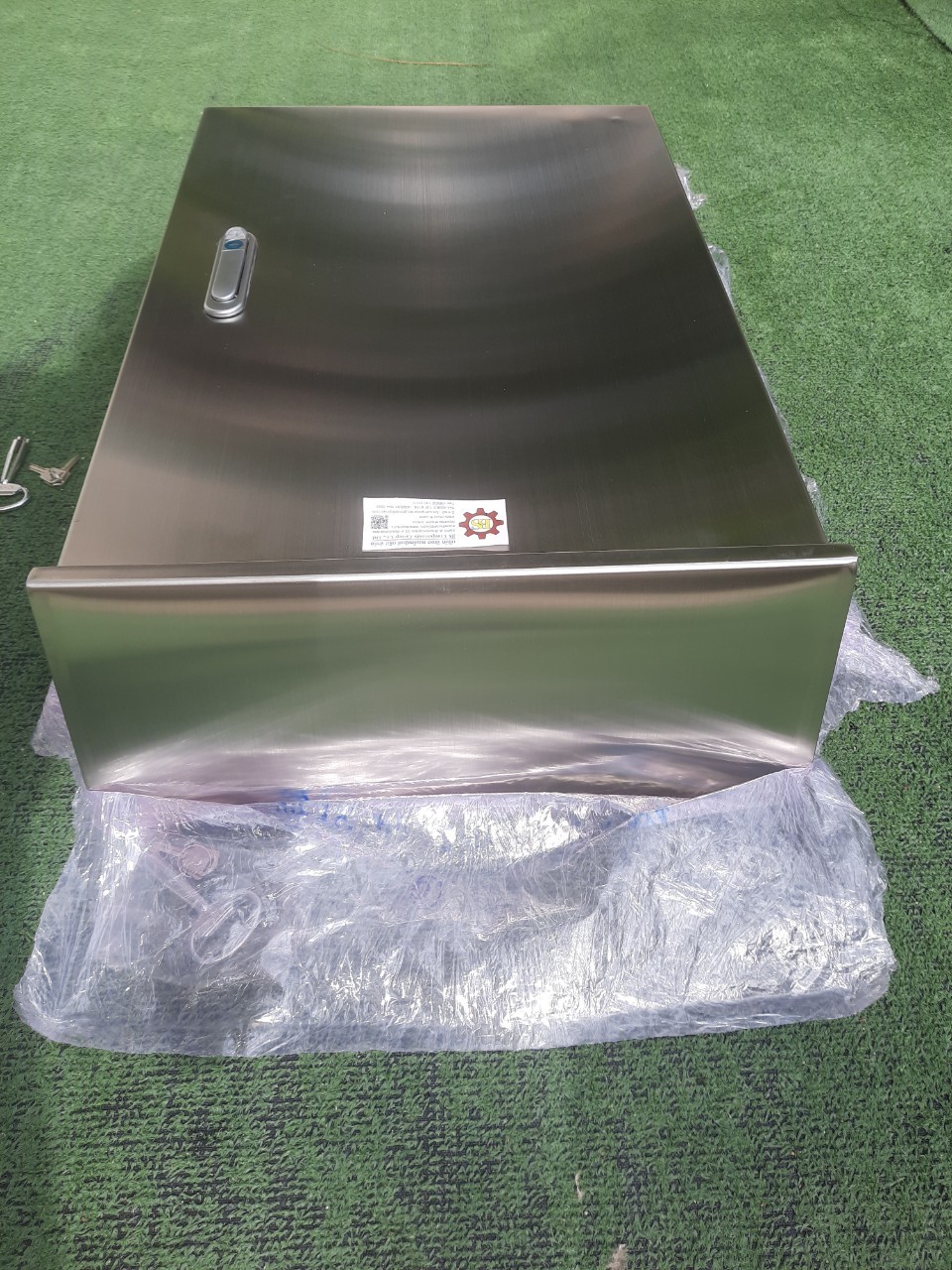 LOAD CENTER 100A ตู้สแตนเลส 304 มีหลังคาสโลป W450xH650xD152mm. (30ช่อง)