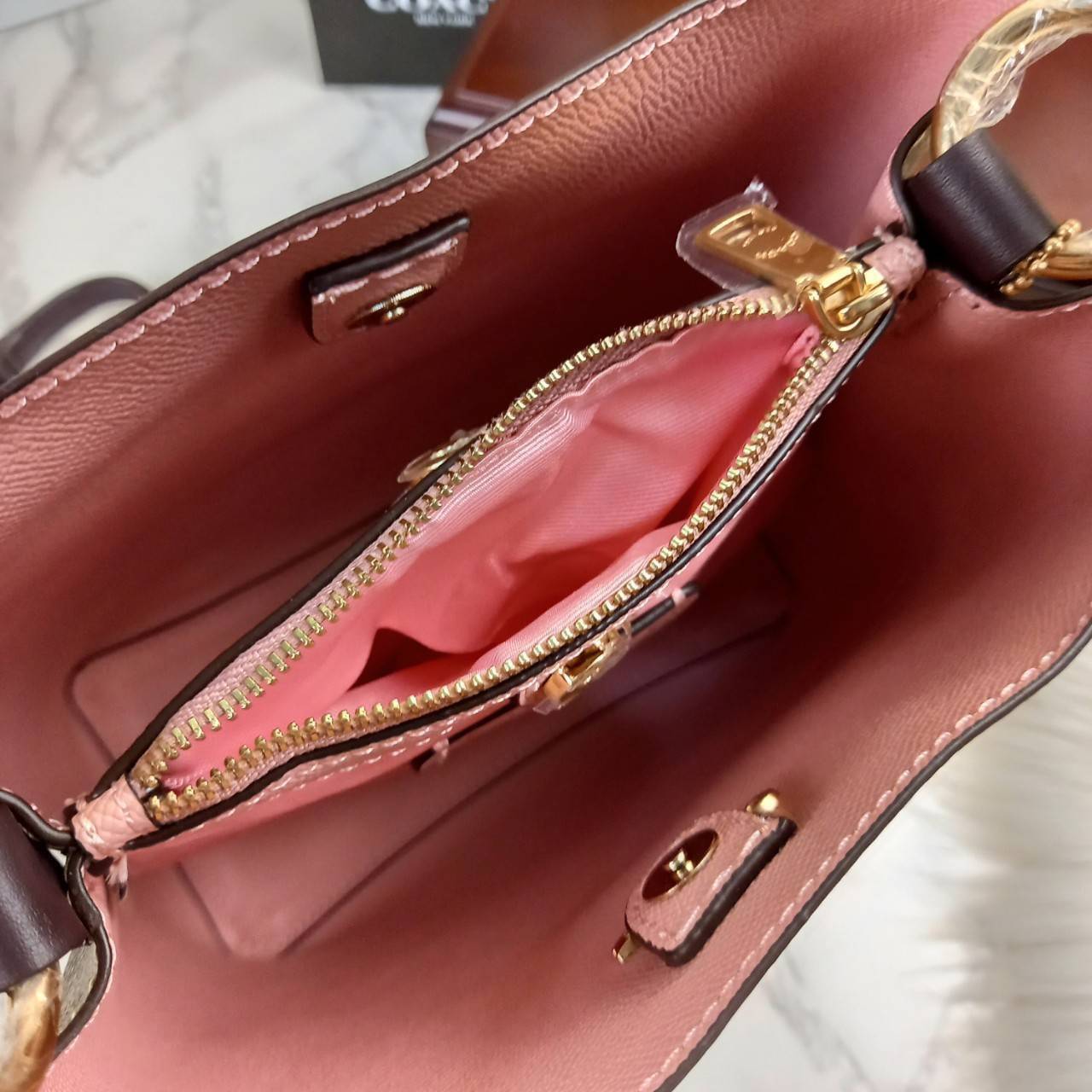 กระเป๋าสะพายไฮโซเรียบหรูดูแพงแบรนด์เนมโค้ชสีน้ำตาลลายC ลายผีเสื้อ COACH SMALL TOWN BUCKET BAG IN SIGNATURE CANVAS WITH BUTTERFLY PRINT(COACH 2311)