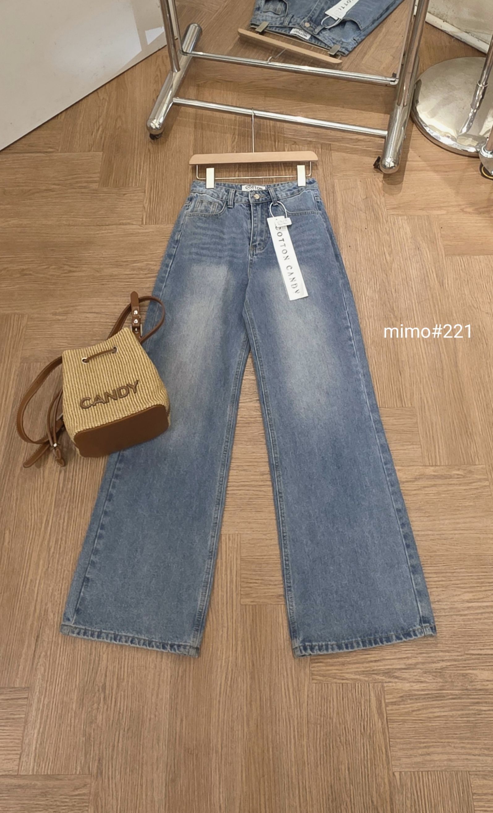 Tag#cottoncandy ยีนส์ล่าสุด งานเกาหลีพรีเมี่ยมเกรดห้างเท่านั้น ผ้ายีนส์เนื้อนำเข้าเกรดพิเศษ ทรงสวยมากๆ โทนสีสวยคลาสสิค งานสวยแมทง่ายมากๆ