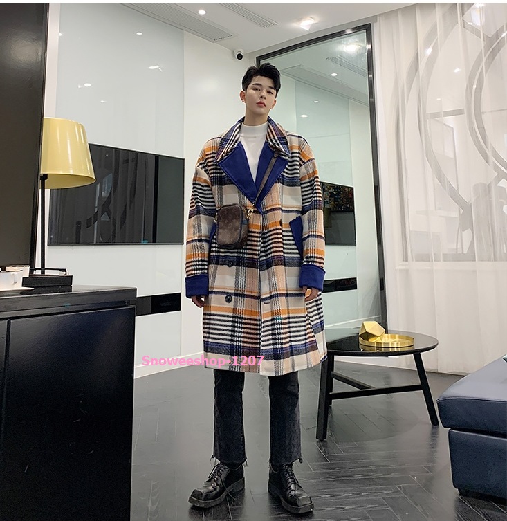 เสื้อโค้ทผู้ชายลายสก็อตทรงหลวมสไตล์อังกฤษ กันลม กันหนาว ผ้าวูลทอหนาซับใน แต่งกระดุม 2 แถว ปก กระเป๋า และชายแขนสีสีน้ำเงินเข้ม